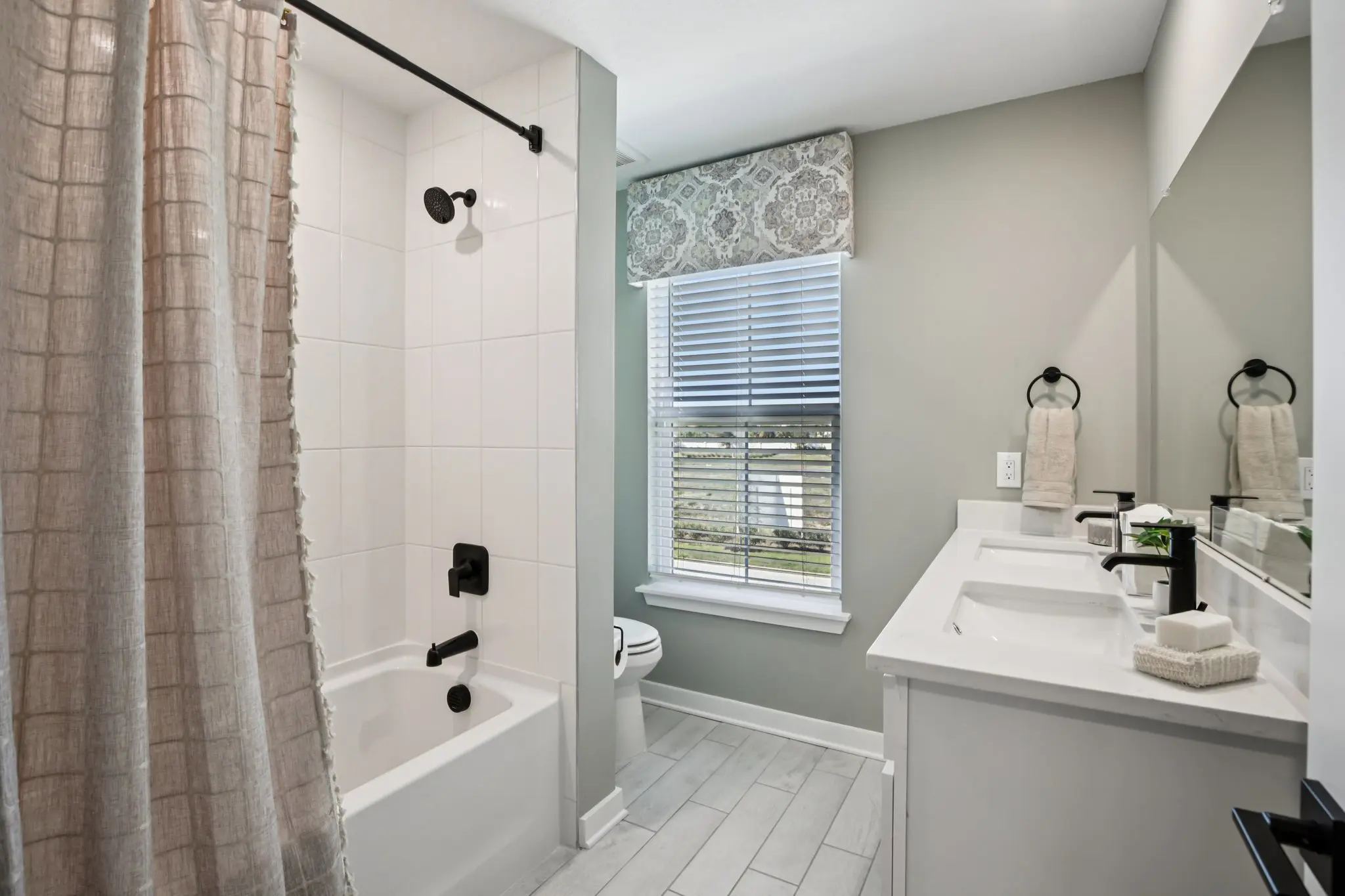 Photo 54 of 34 of Rising Tide II Model