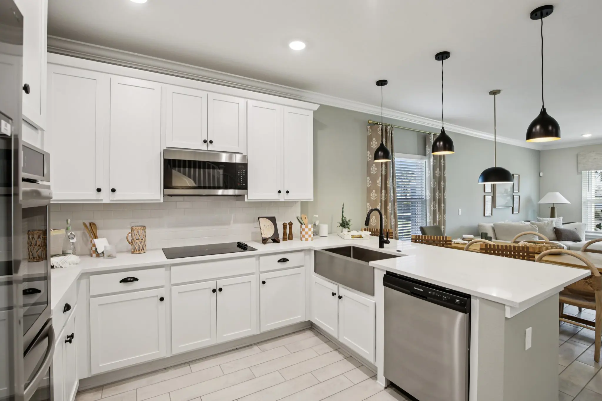 Interior photo 2 for 15154 Dynasty Trail