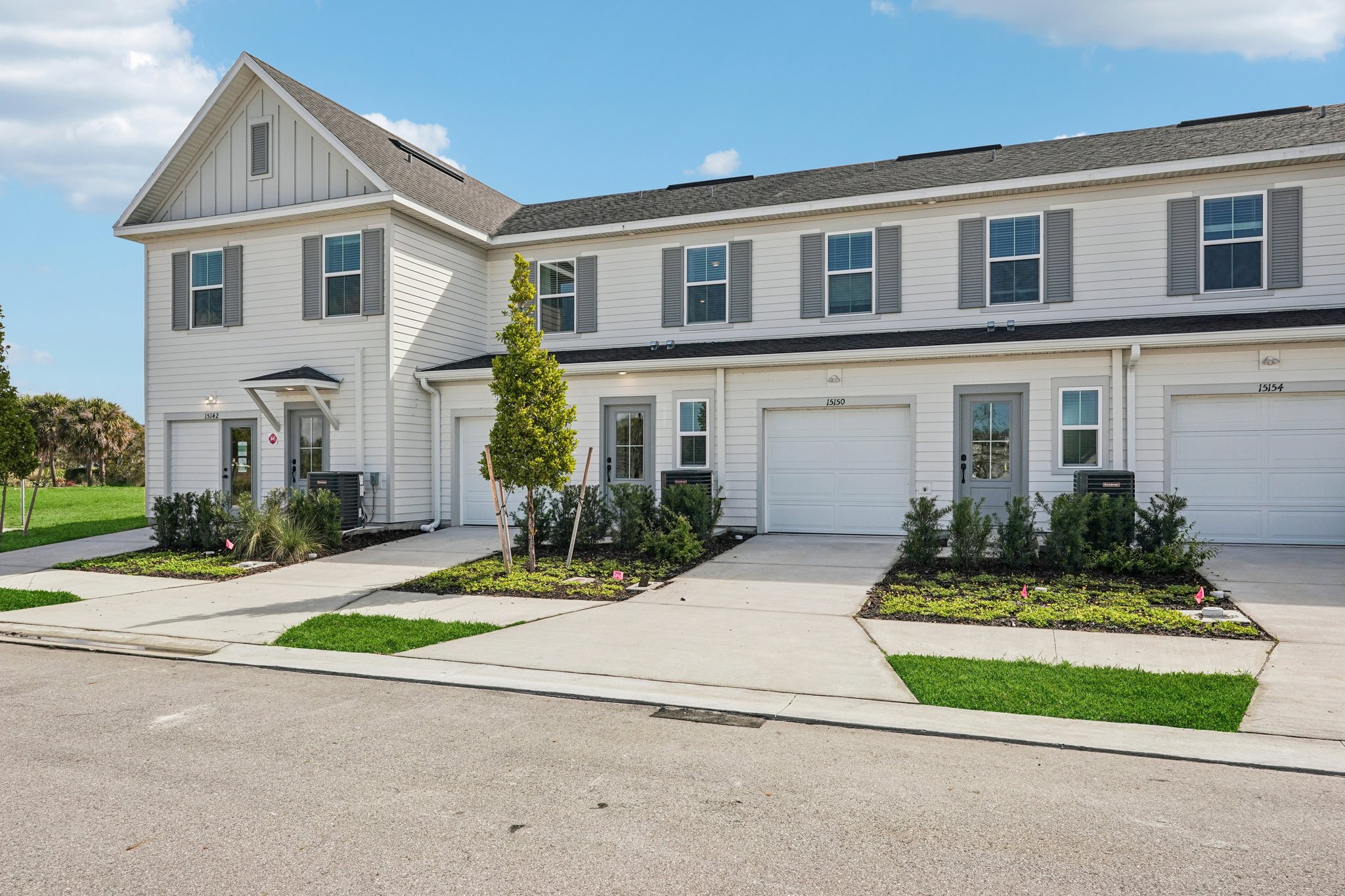 Aqua Bella Villas exterior streetscape