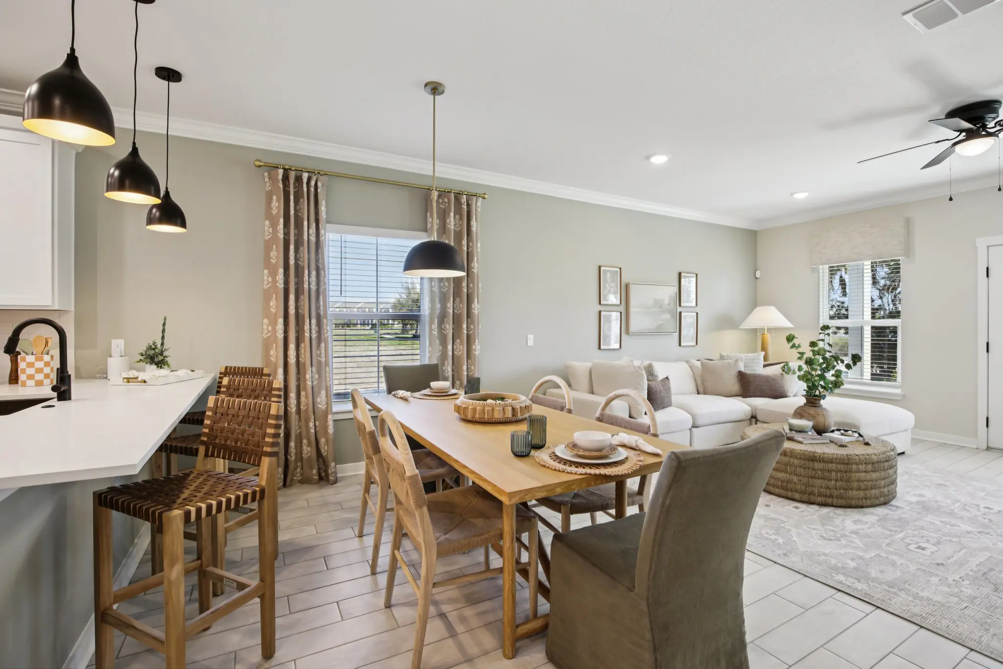 Interior photo 2 for 15150 Dynasty Trail